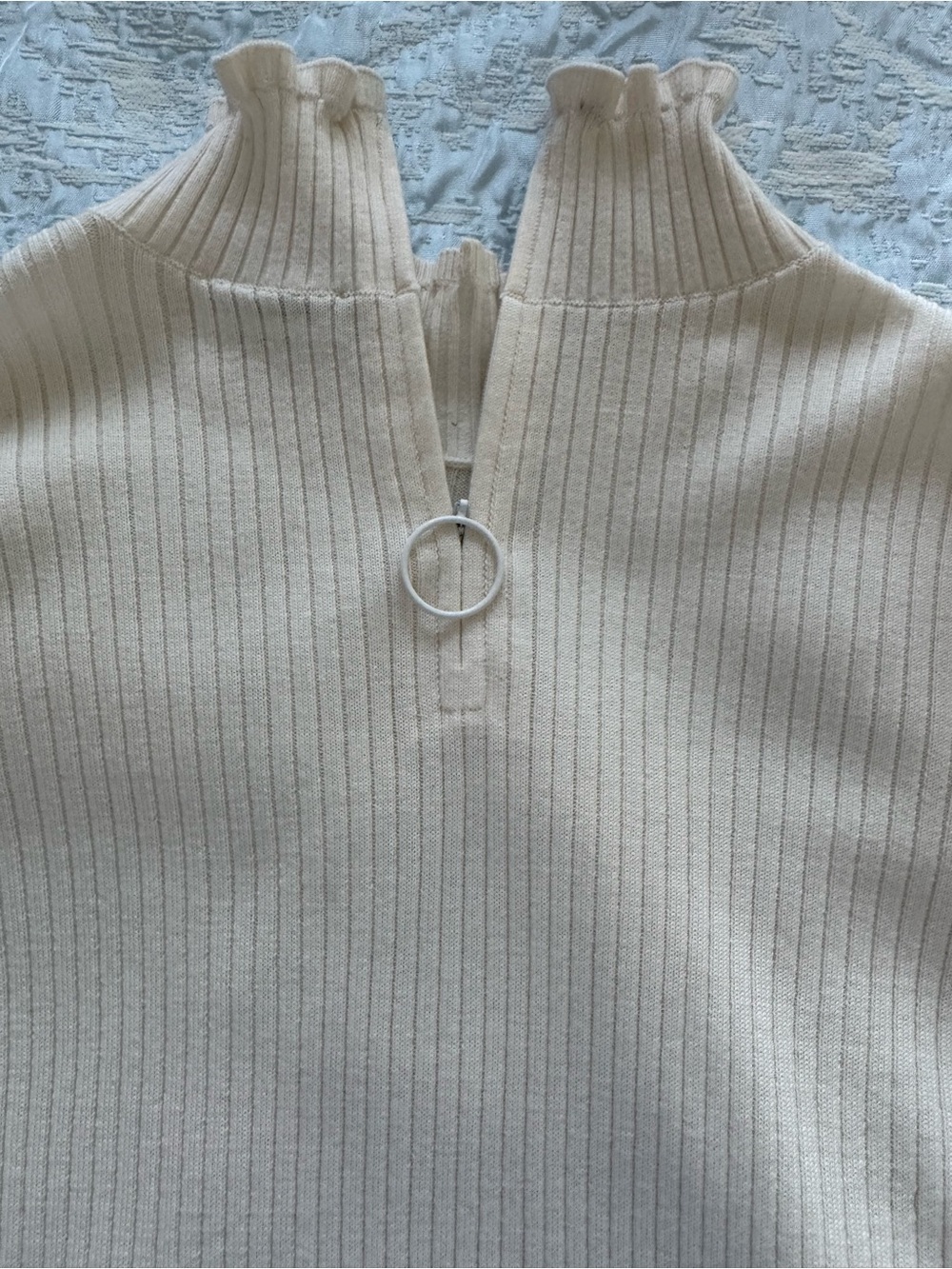 Akris Punto Cream Ribbed Ruffle Turtleneck wool Sweater - Picture 6 of 7